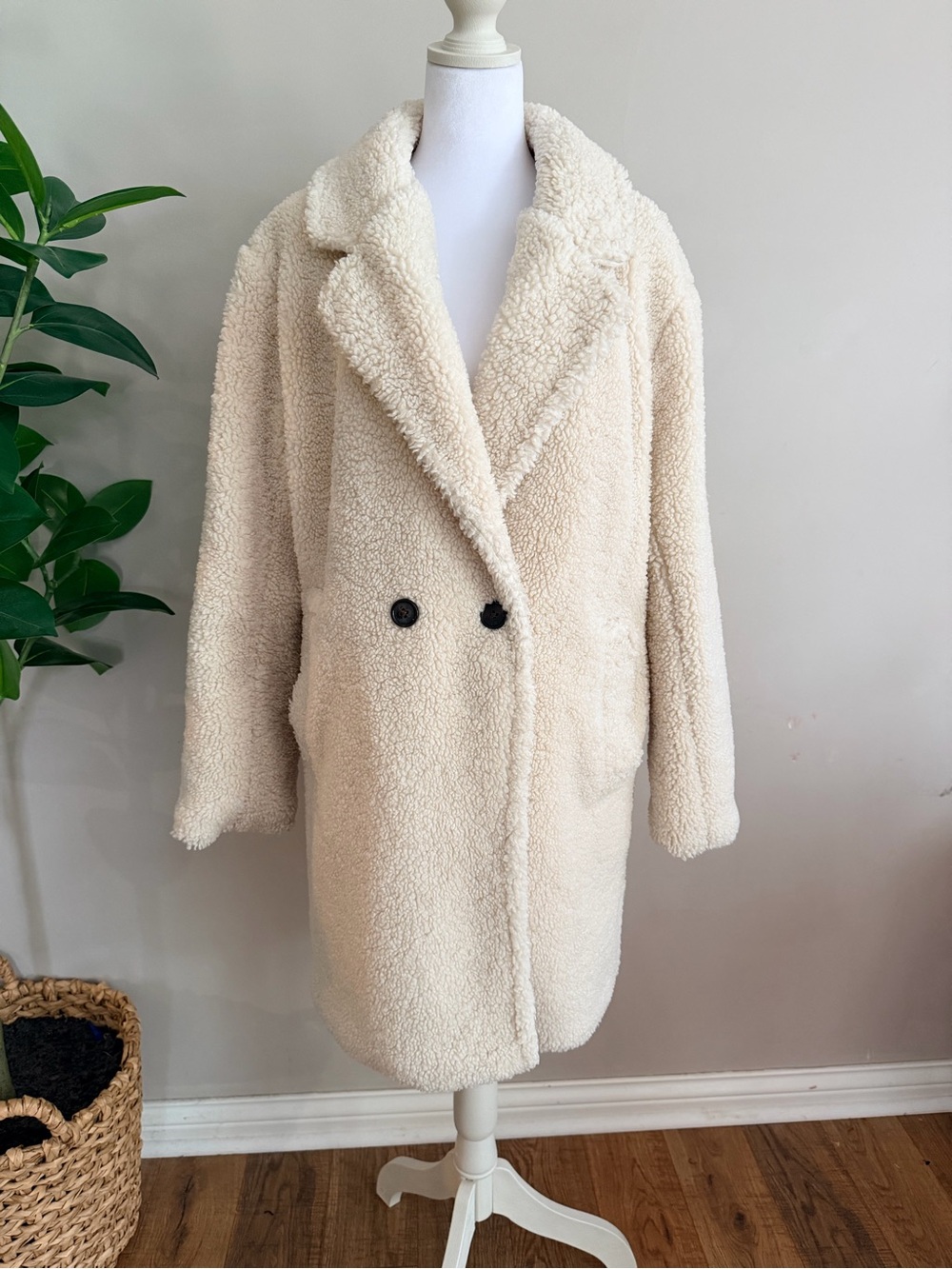 AZURE NWOT Super Soft Sherpa Cream Teddy Coat - Lined- Double Breasted - Size L